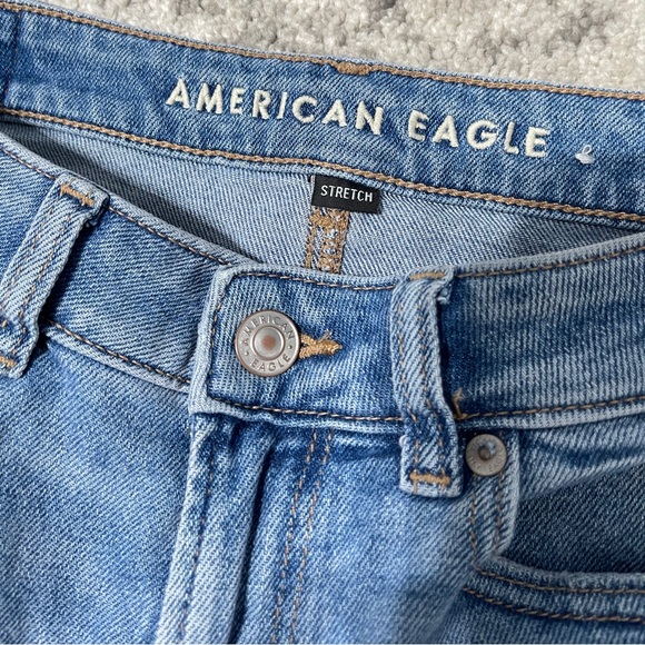 American eagle mom jeans Size 4, short - Picture 4 of 6